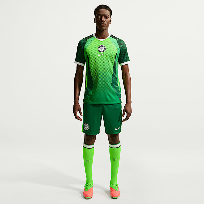 Nigeria 1996 Reissue Men's Nike Soccer Replica Track Jacket. Nike.com